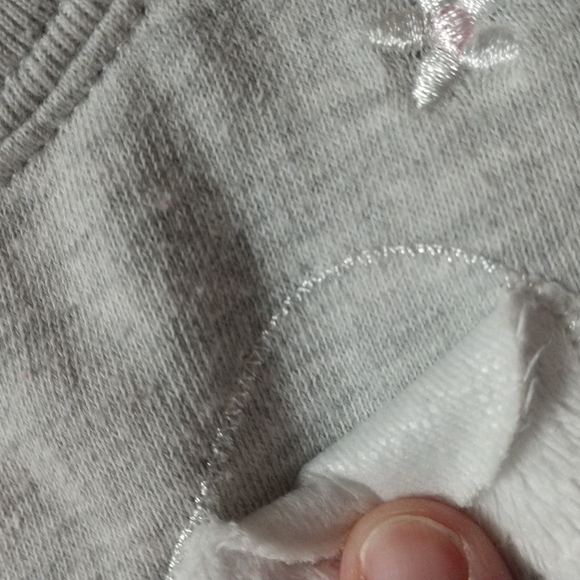 2/$15 Bunny Baby Girl Sweatshirt Size 12 Months - Picture 4 of 6